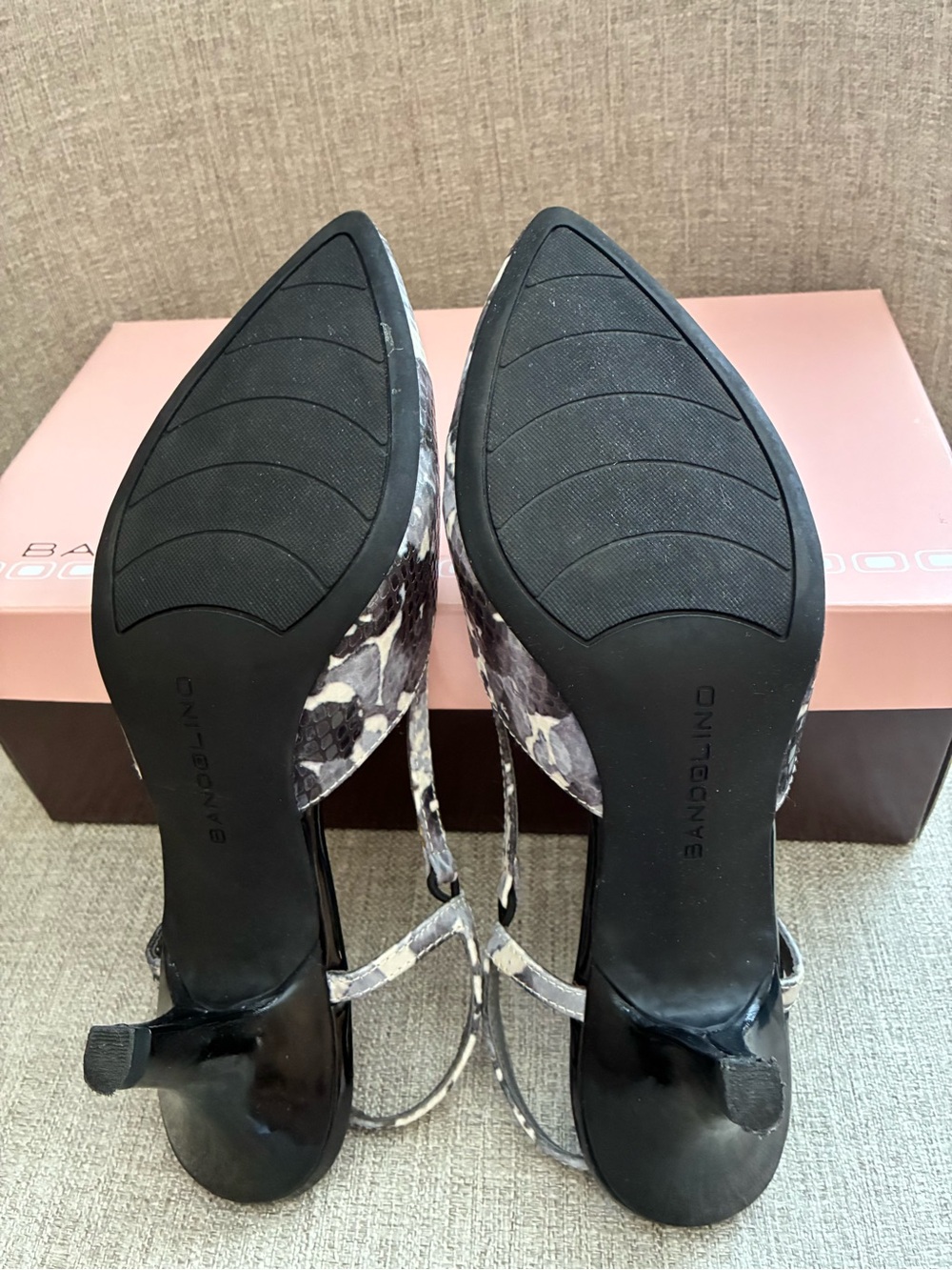 Bandolino Black White Gray Patterned Pointed Slingback Pumps - Picture 2 of 10